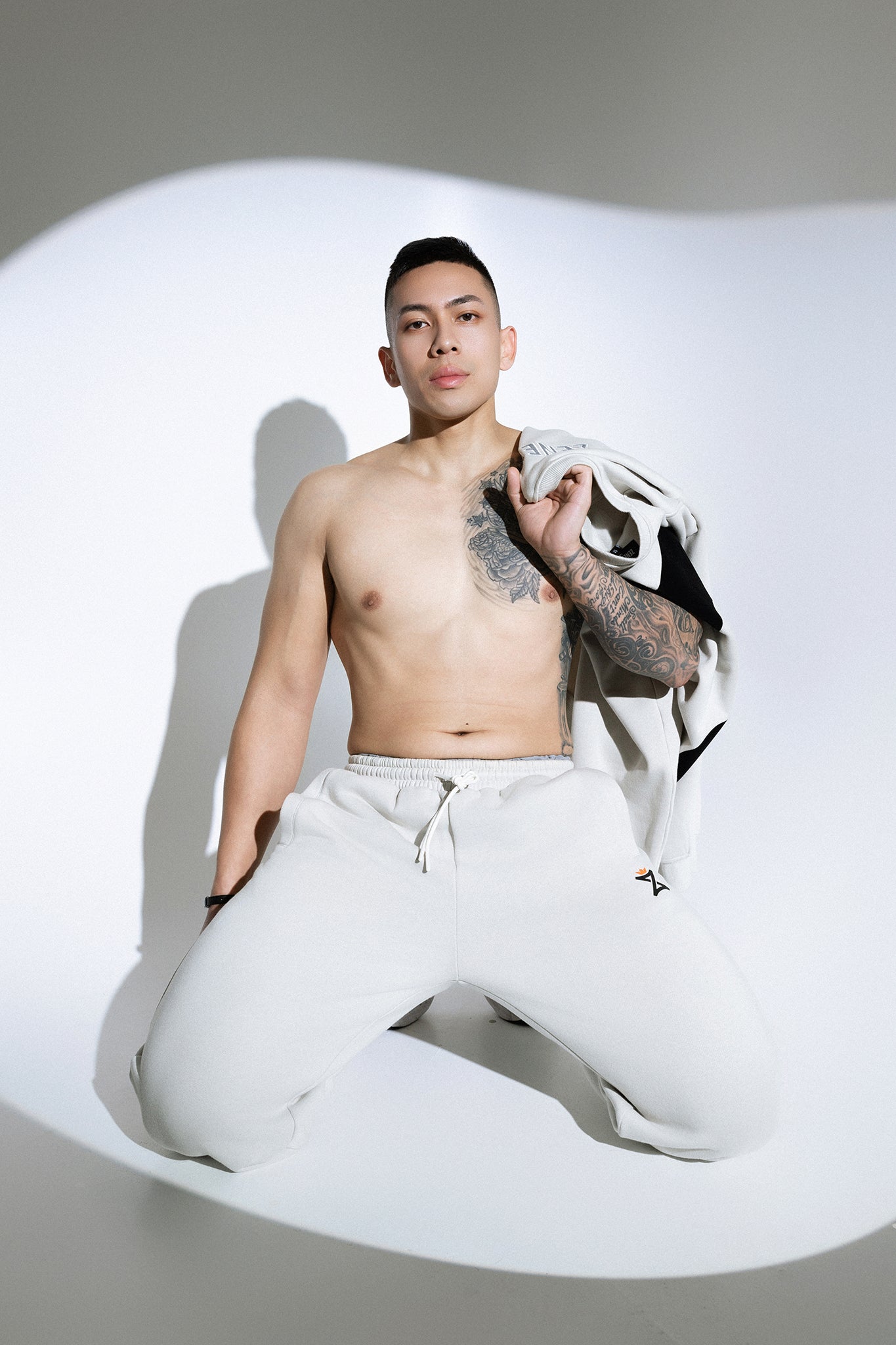 "Z-Crown" Fleece Sweatpants - Vanilla Blast