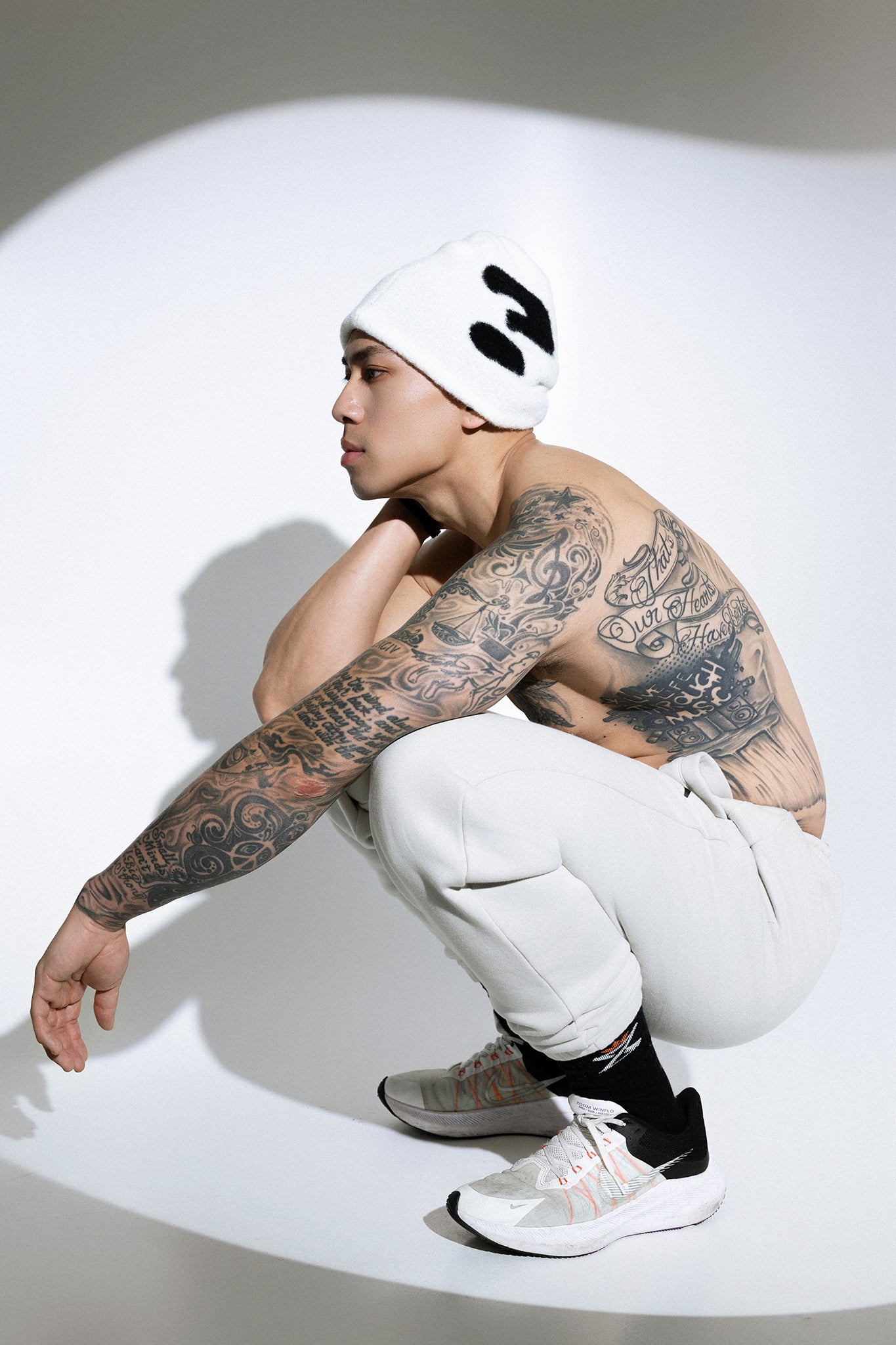 "?" Cuffless Beanie - Frosty White