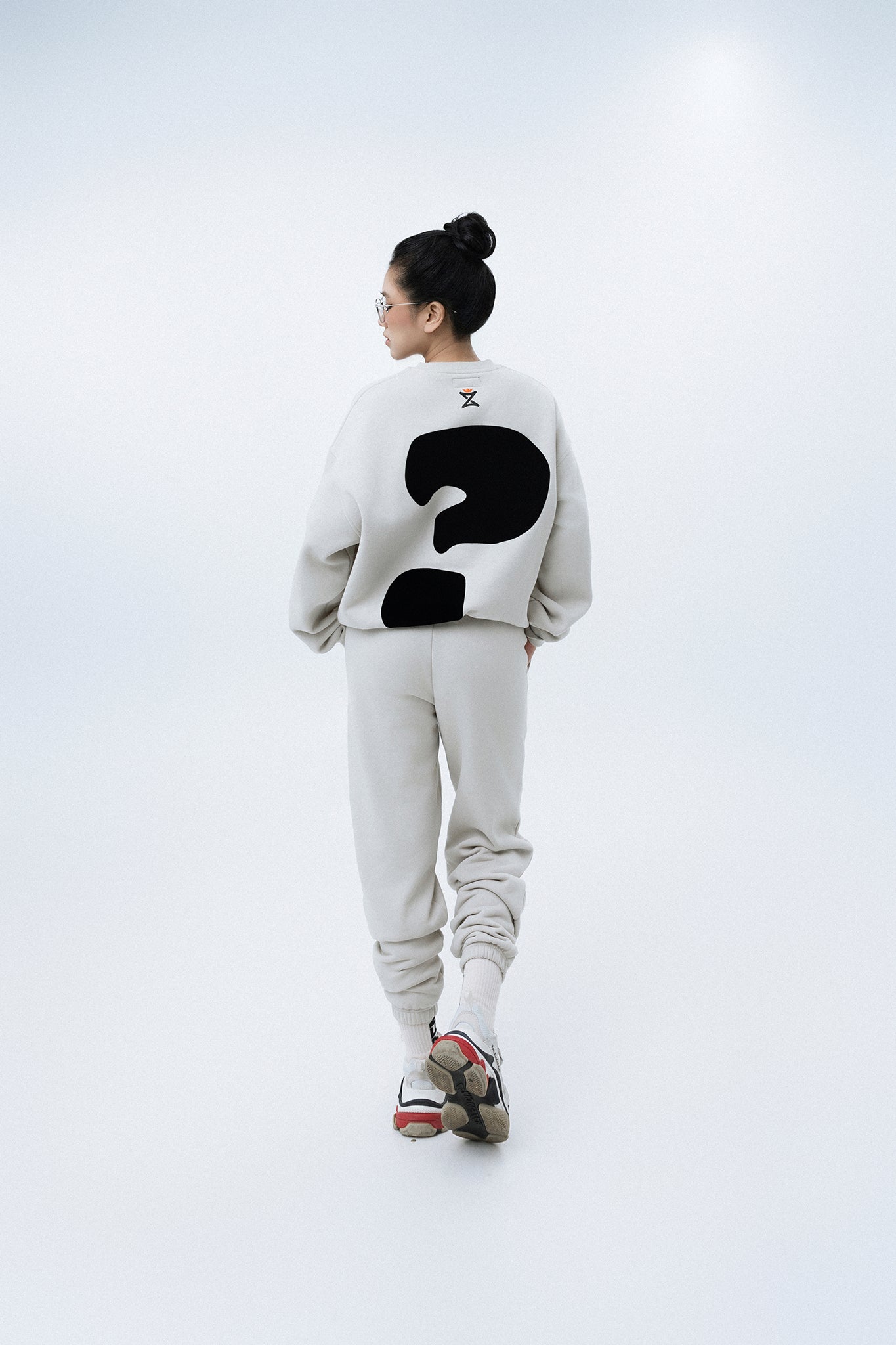 "QUESTION" Fleece Sweatshirt Round Neck - Vanilla Blast